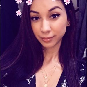 Meet your Posher, Yolanda